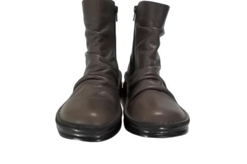 【インコルジェ 8209 ダークブラウン】くしゅっとかわいい本革幅広ショートブーツ