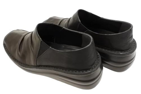 【インコルジェ 8294 ブラック】オープントゥくしゅくしゅシューズサンダル