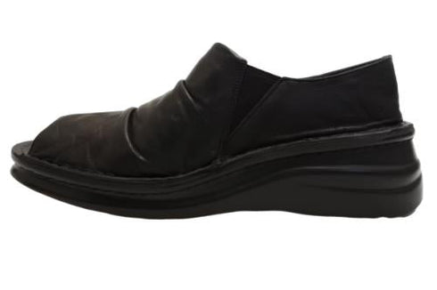 【インコルジェ 8294 ブラック】オープントゥくしゅくしゅシューズサンダル