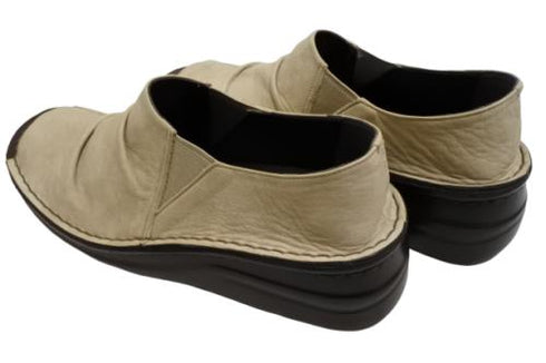 【インコルジェ 8294 グレージュ】オープントゥくしゅくしゅシューズサンダル