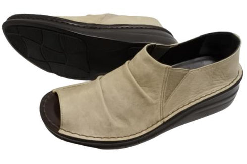 【インコルジェ 8294 グレージュ】オープントゥくしゅくしゅシューズサンダル