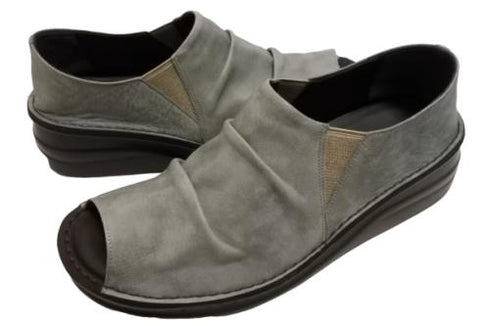 【インコルジェ 8294 ライトブルー】オープントゥくしゅくしゅシューズサンダル