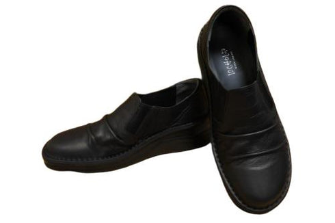 【インコルジェ8303 ブラック】くしゅっとかわいい脱ぎ履きらくらくシューズ