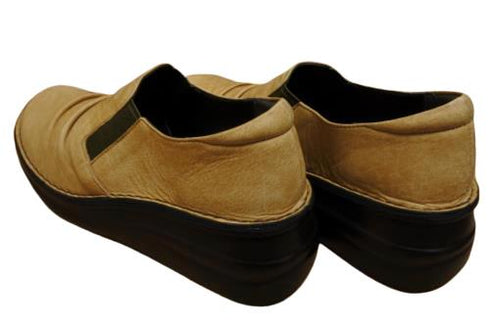 【インコルジェ8303 キャメル】くしゅっとかわいい脱ぎ履きらくらくシューズ