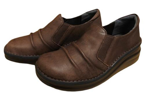 【インコルジェ8303 ダークブラウン】くしゅっとかわいい脱ぎ履きらくらくシューズ