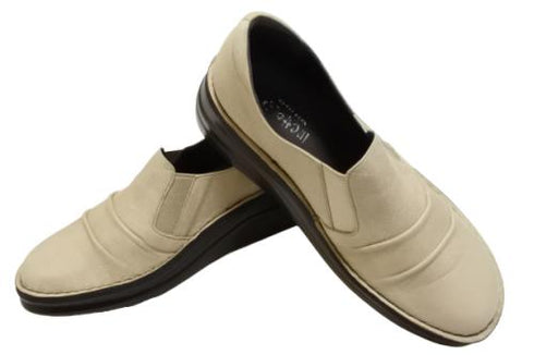 【インコルジェ8303 グレージュ】くしゅっとかわいい脱ぎ履きらくらくシューズ