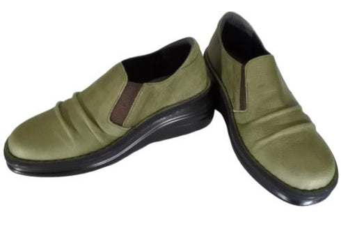【インコルジェ8303 カーキ】くしゅっとかわいい脱ぎ履きらくらくシューズ