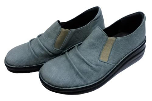 【インコルジェ8303 ライトブルー】くしゅっとかわいい脱ぎ履きらくらくシューズ