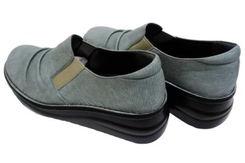 【インコルジェ8303 ライトブルー】くしゅっとかわいい脱ぎ履きらくらくシューズ