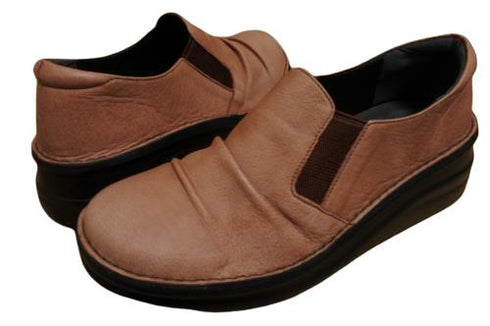 【インコルジェ8303 ピンク】くしゅっとかわいい脱ぎ履きらくらくシューズ