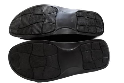 【インコルジェ 8387 ブラック】ひと味違う個性派靴紐シューズ