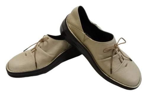 【インコルジェ 8387 グレージュ】ひと味違う個性派靴紐シューズ