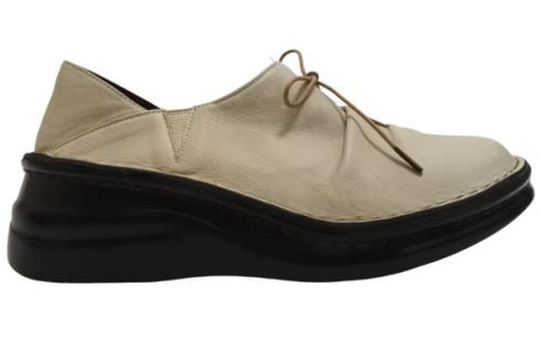 【インコルジェ 8387 グレージュ】ひと味違う個性派靴紐シューズ