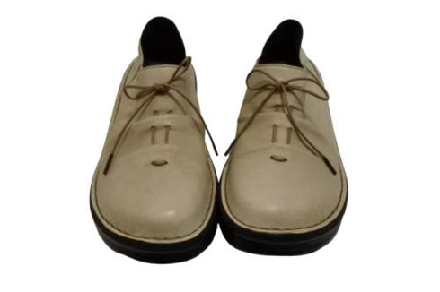 【インコルジェ 8387 グレージュ】ひと味違う個性派靴紐シューズ