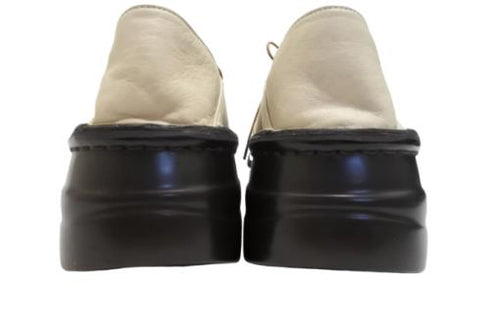 【インコルジェ 8387 グレージュ】ひと味違う個性派靴紐シューズ