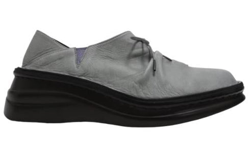 【インコルジェ 8387 ライトブルー】ひと味違う個性派靴紐シューズ