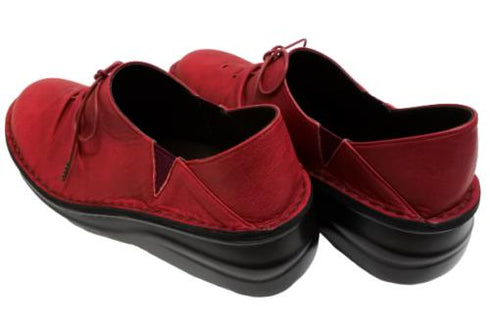 【インコルジェ 8387 レッド】ひと味違う個性派靴紐シューズ
