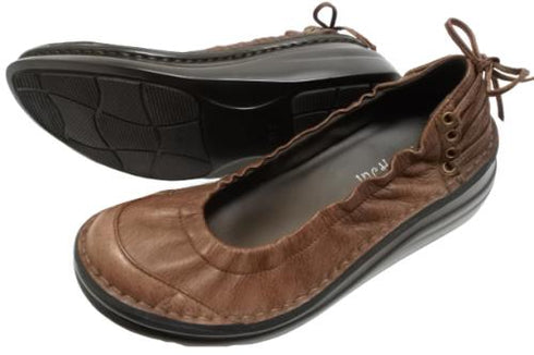 【インコルジェ 8394 ダークブラウン】バックリボンバレエシューズパンプス