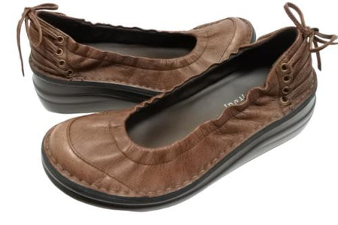 【インコルジェ 8394 ダークブラウン】バックリボンバレエシューズパンプス