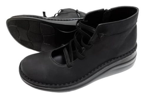 【インコルジェ 8420 ブラック】ゴム紐春ブーティ