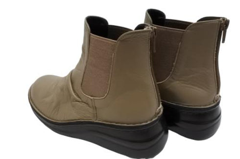 【インコルジェ 8438 モカベージュ】本革カジュアルサイドゴアブーツ