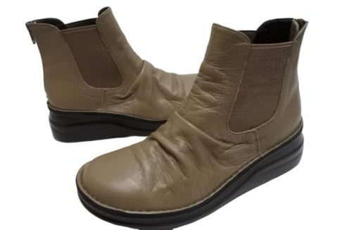 【インコルジェ 8438 モカベージュ】本革カジュアルサイドゴアブーツ