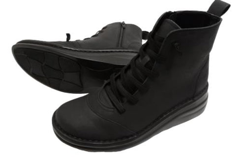 【インコルジェ 8468 ブラック】本革クロスベルトカジュアルショートブーツ