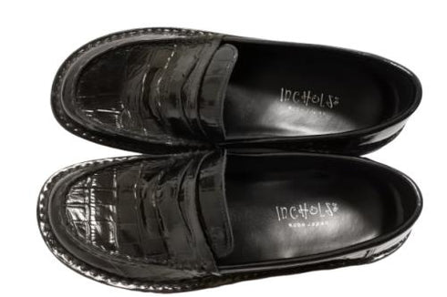 【インコルジェ 8476 ブラック】クロコ型押し本革エナメルローファー
