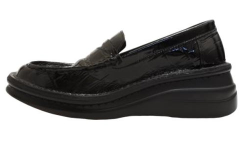 【インコルジェ 8476 ブラック】クロコ型押し本革エナメルローファー