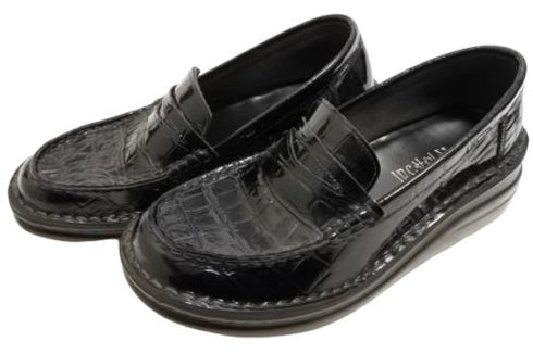 【インコルジェ 8476 ネイビー】クロコ型押し本革エナメルローファー