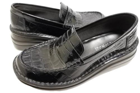 【インコルジェ 8476 ネイビー】クロコ型押し本革エナメルローファー