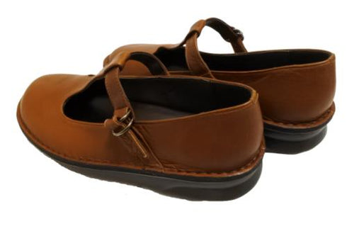 【インコルジェ 8596 ブラウン】ローヒールやわらかTストラップシューズ