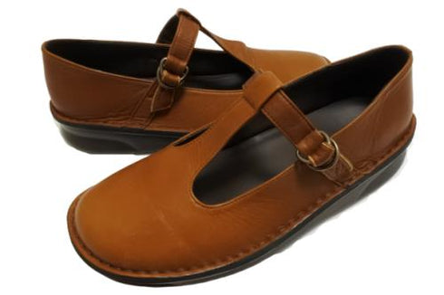 【インコルジェ 8596 ブラウン】ローヒールやわらかTストラップシューズ