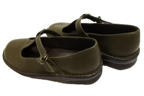 【インコルジェ 8596 オリーブ】ローヒールやわらかTストラップシューズ