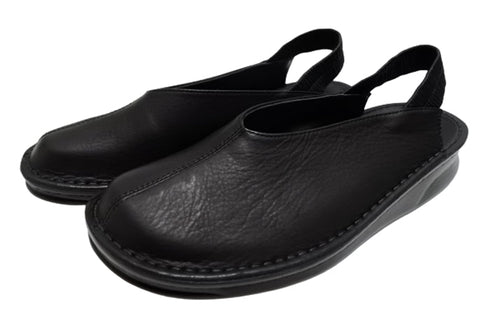 【インコルジェ8650 ブラック】センターシームバックストラップシューズ