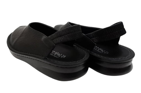 【インコルジェ8650 ブラック】センターシームバックストラップシューズ