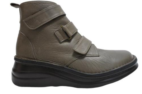 【インコルジェ8748 グレー】ソフトレザーベルトブーツ