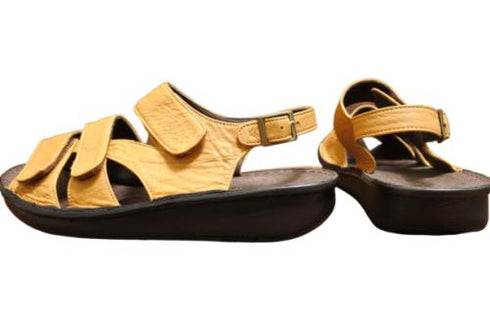 【インコルジェ 8806 キャメル】バックストラップコンフォートサンダル