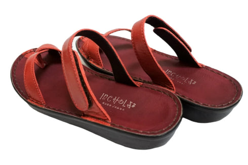 【インコルジェ8825 レッド】甲ストラップで、足元をしっかり安定させるトングサンダル