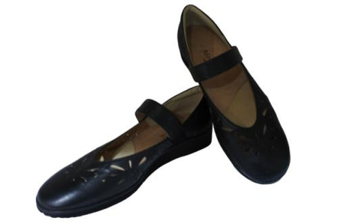 【…AShiOtO A1525 ブラック】超軽量 牛革ベルトパンチングシューズ