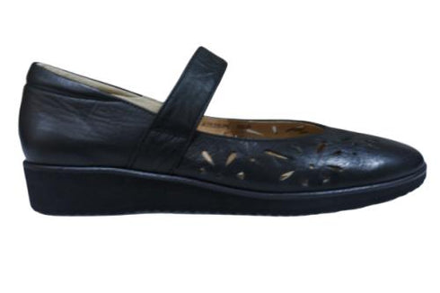 【…AShiOtO A1525 ブラック】超軽量 牛革ベルトパンチングシューズ