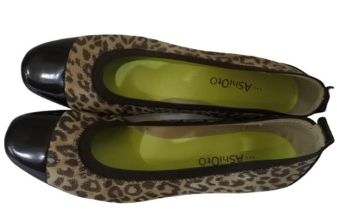 【…AShiOtO A3221 ヒョウ】バレーシューズ風インヒールパンプス