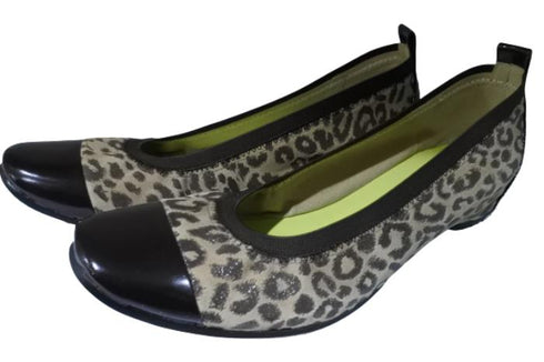 【…AShiOtO A3221 ヒョウ】バレーシューズ風インヒールパンプス