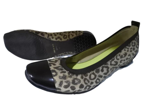 【…AShiOtO A3221 ヒョウ】バレーシューズ風インヒールパンプス