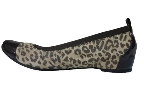 【…AShiOtO A3221 ヒョウ】バレーシューズ風インヒールパンプス