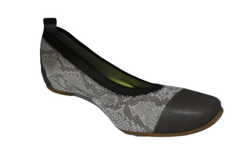 【…AShiOtO A3221 ヘビ】バレーシューズ風インヒールパンプス