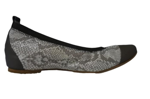 【…AShiOtO A3221 ヘビ】バレーシューズ風インヒールパンプス