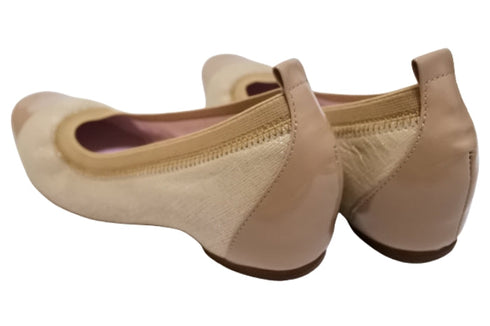 【…AShiOtO A3233 ベージュメタリックエナメル】超軽量 牛革ボロネーゼバレエパンプス