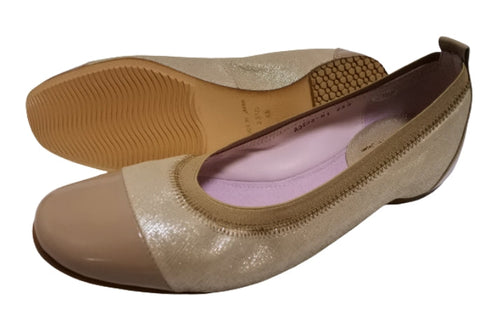 【…AShiOtO A3233 ベージュメタリックエナメル】超軽量 牛革ボロネーゼバレエパンプス