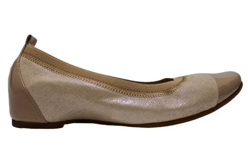 【…AShiOtO A3233 ベージュメタリックエナメル】超軽量 牛革ボロネーゼバレエパンプス